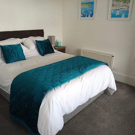 Contemporary One Bed Studio. Sea Views And Parking 웨스트워드 호 외부 사진