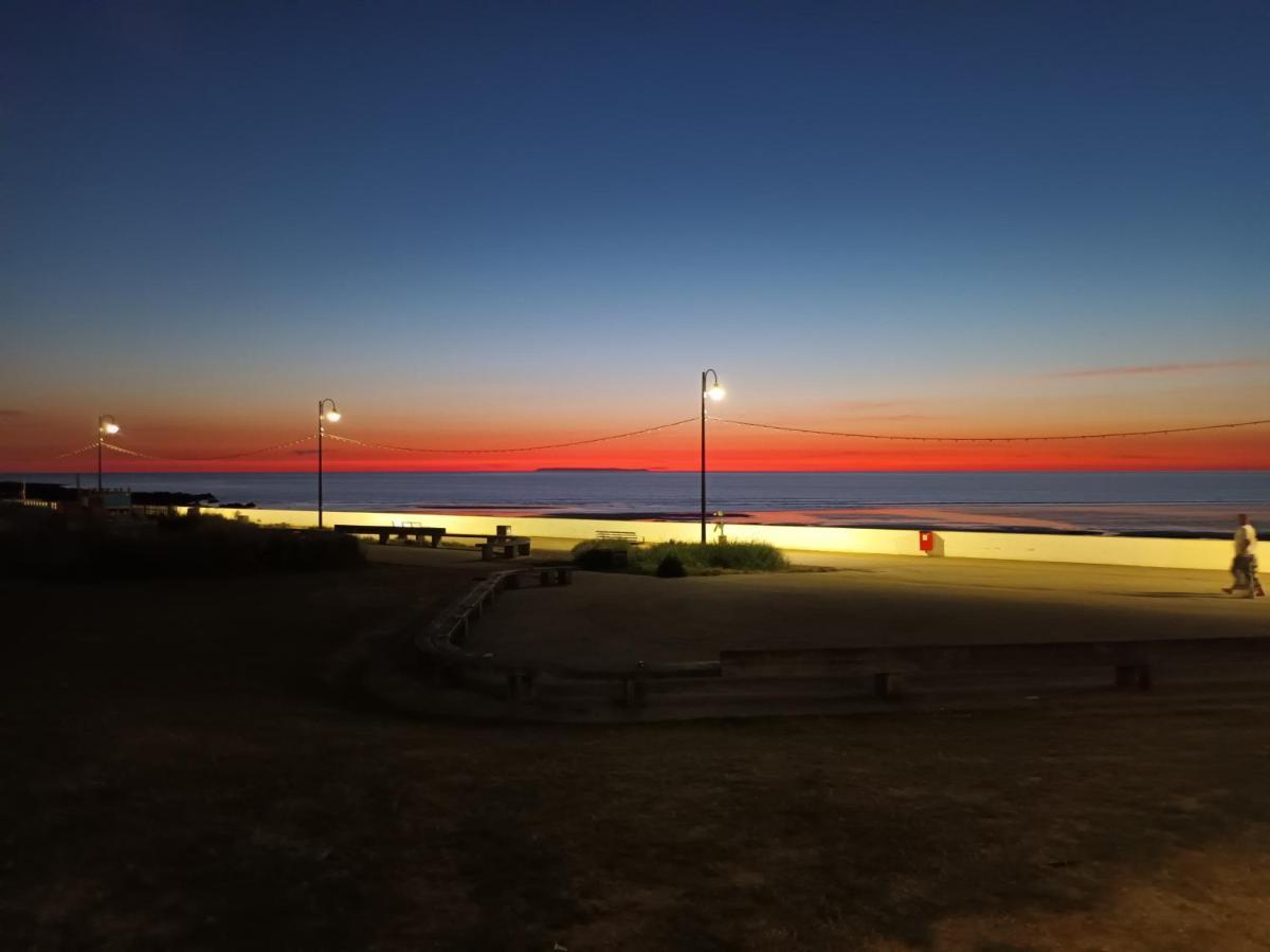 Contemporary One Bed Studio. Sea Views And Parking 웨스트워드 호 외부 사진
