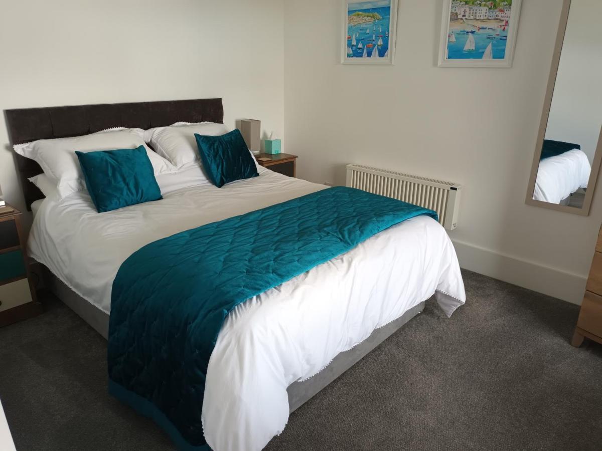 Contemporary One Bed Studio. Sea Views And Parking 웨스트워드 호 외부 사진